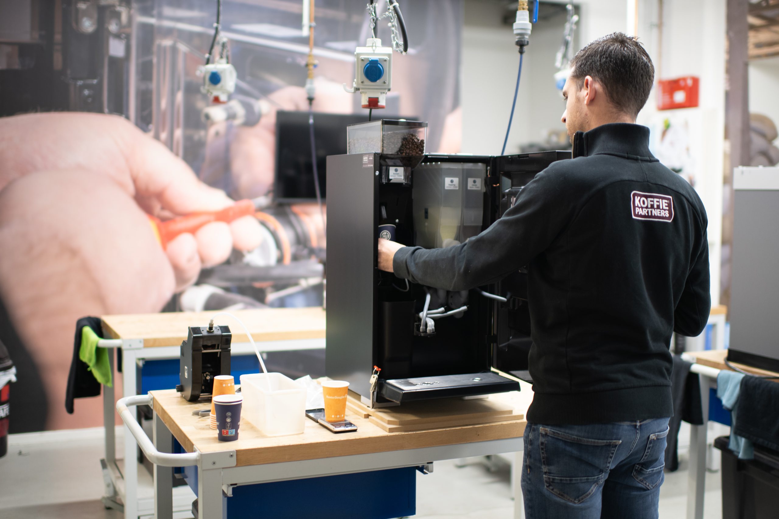 Onderhoud koffiemachine op het werk | KoffiePartners